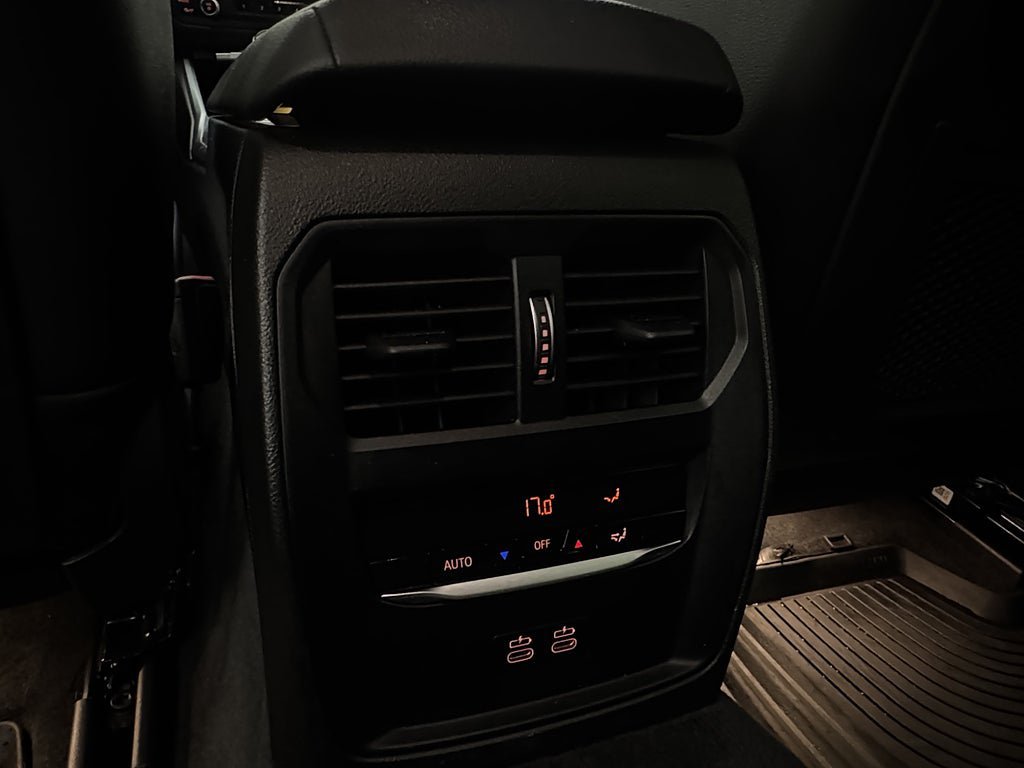 Vehicle Image 38