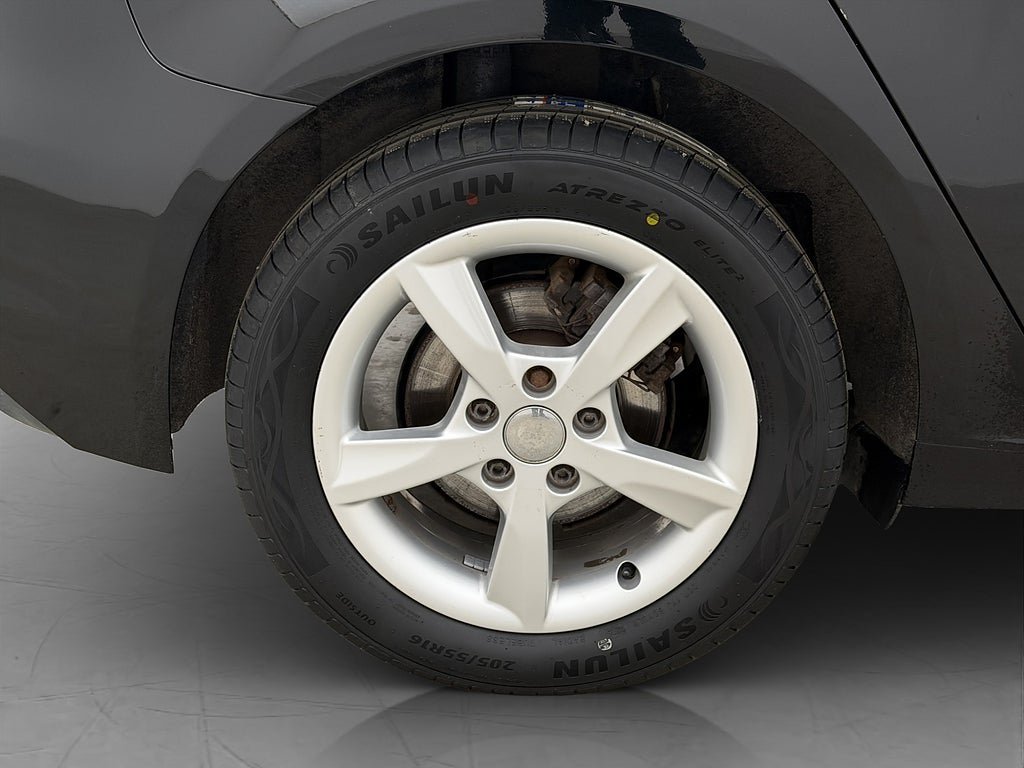 Vehicle Image 30
