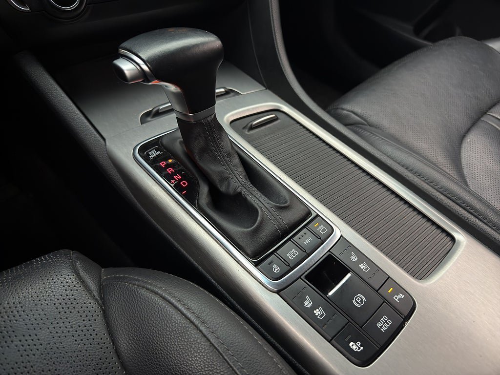Vehicle Image 25