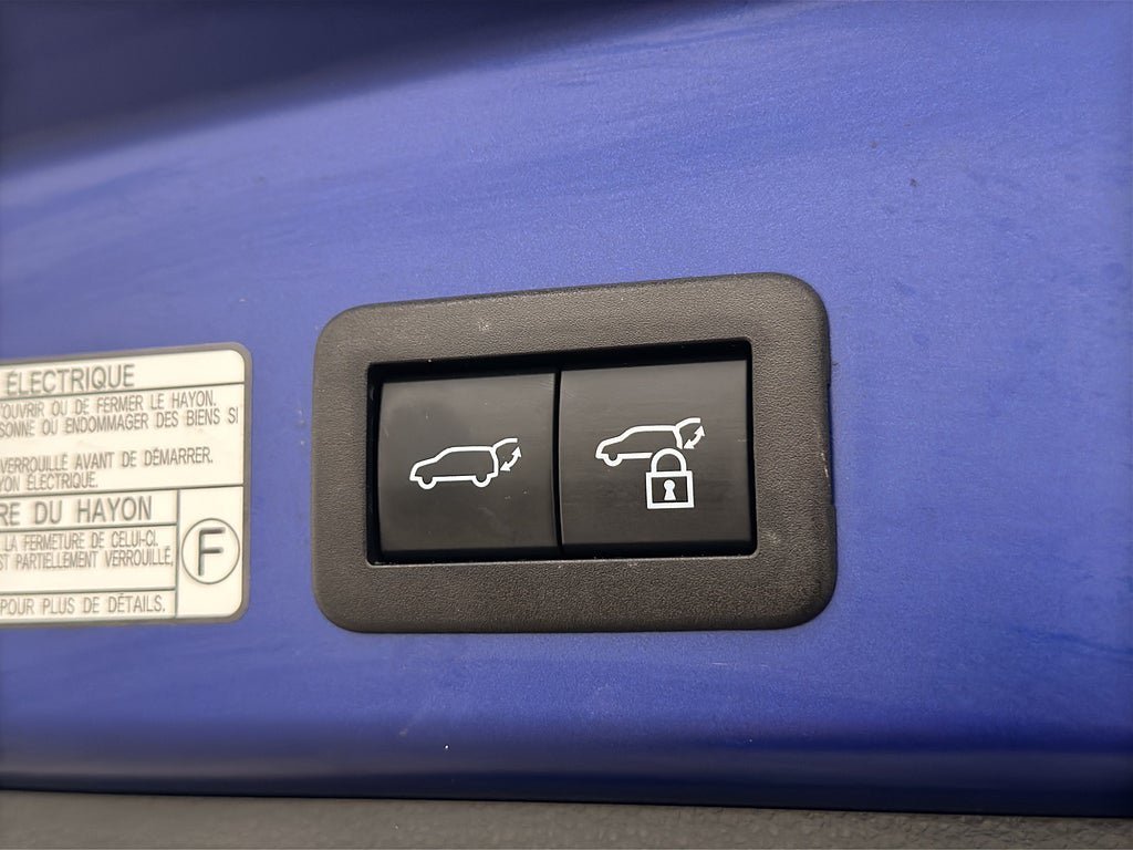 Vehicle Image 25