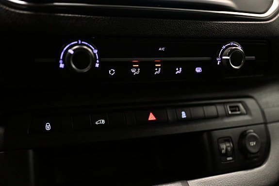 Vehicle Image 29