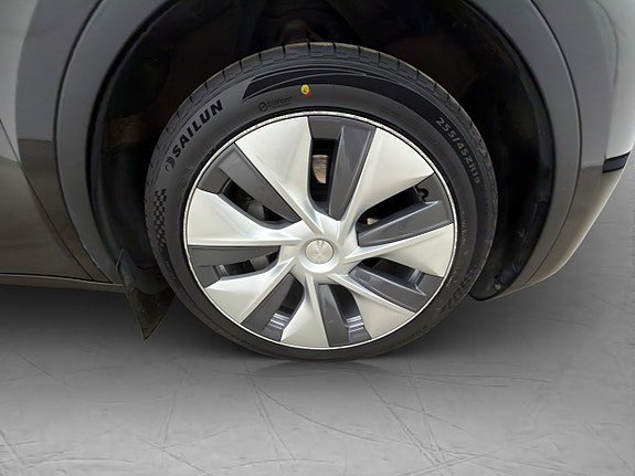 Vehicle Image 33