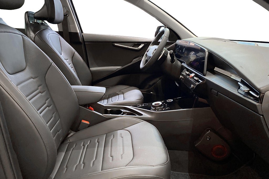 Vehicle Image 13