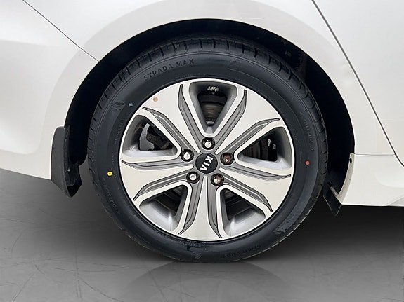 Vehicle Image 32