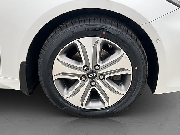 Vehicle Image 33
