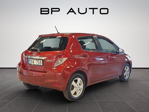 Vehicle Image 6