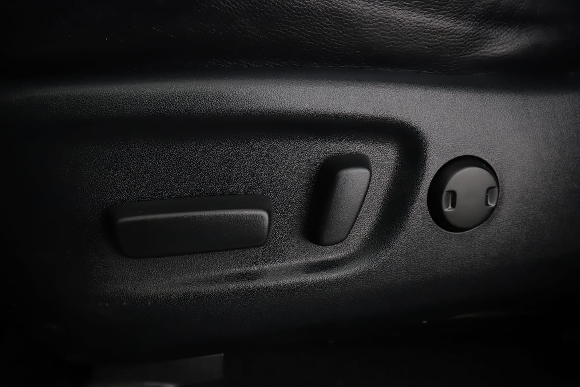 Vehicle Image 32