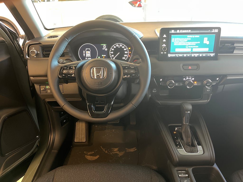 Vehicle Image 10