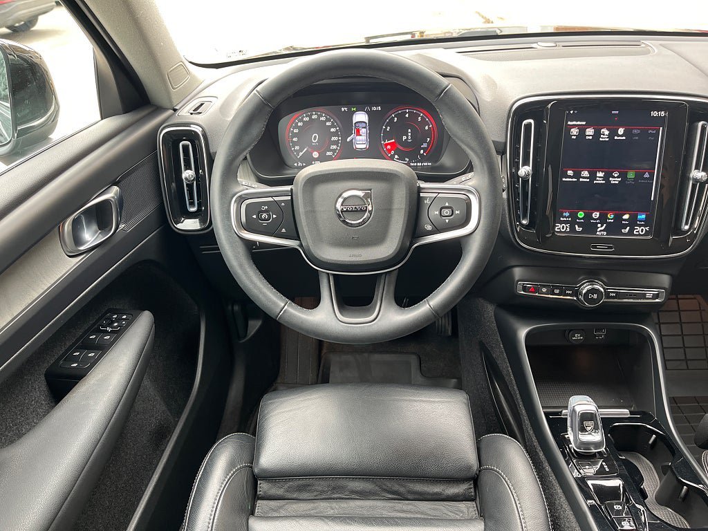 Vehicle Image 10