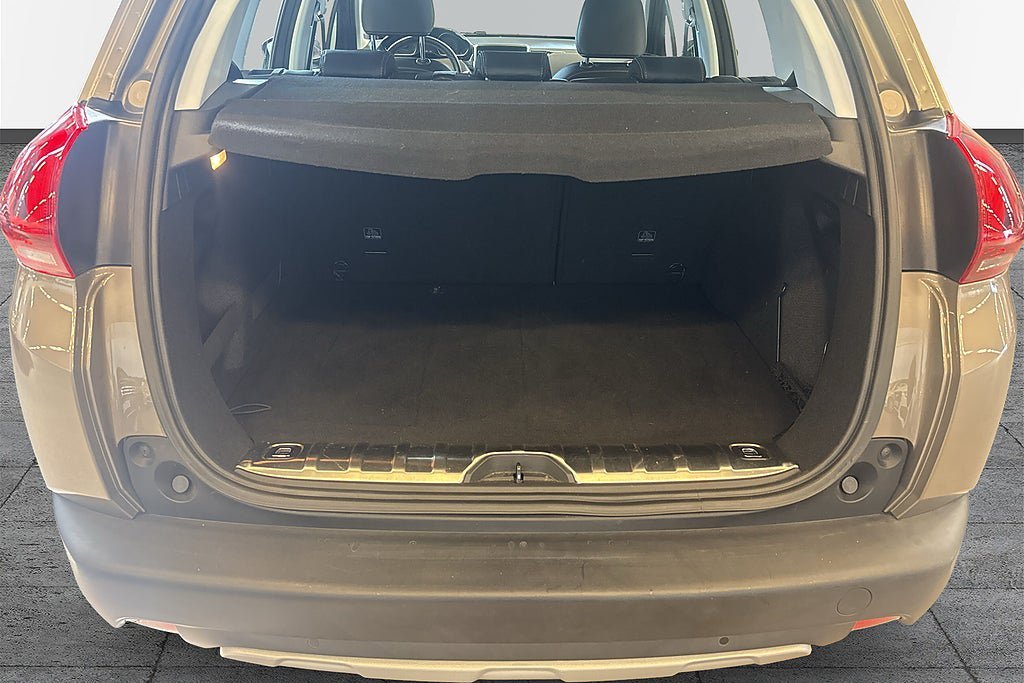 Vehicle Image 15