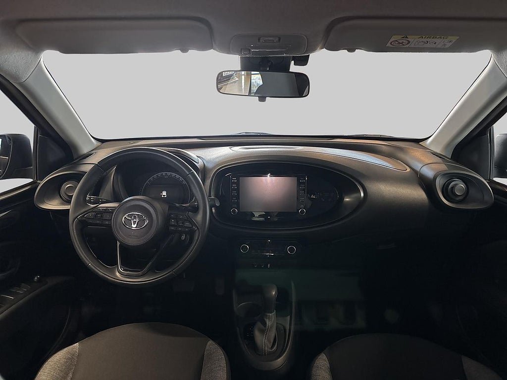 Vehicle Image 12