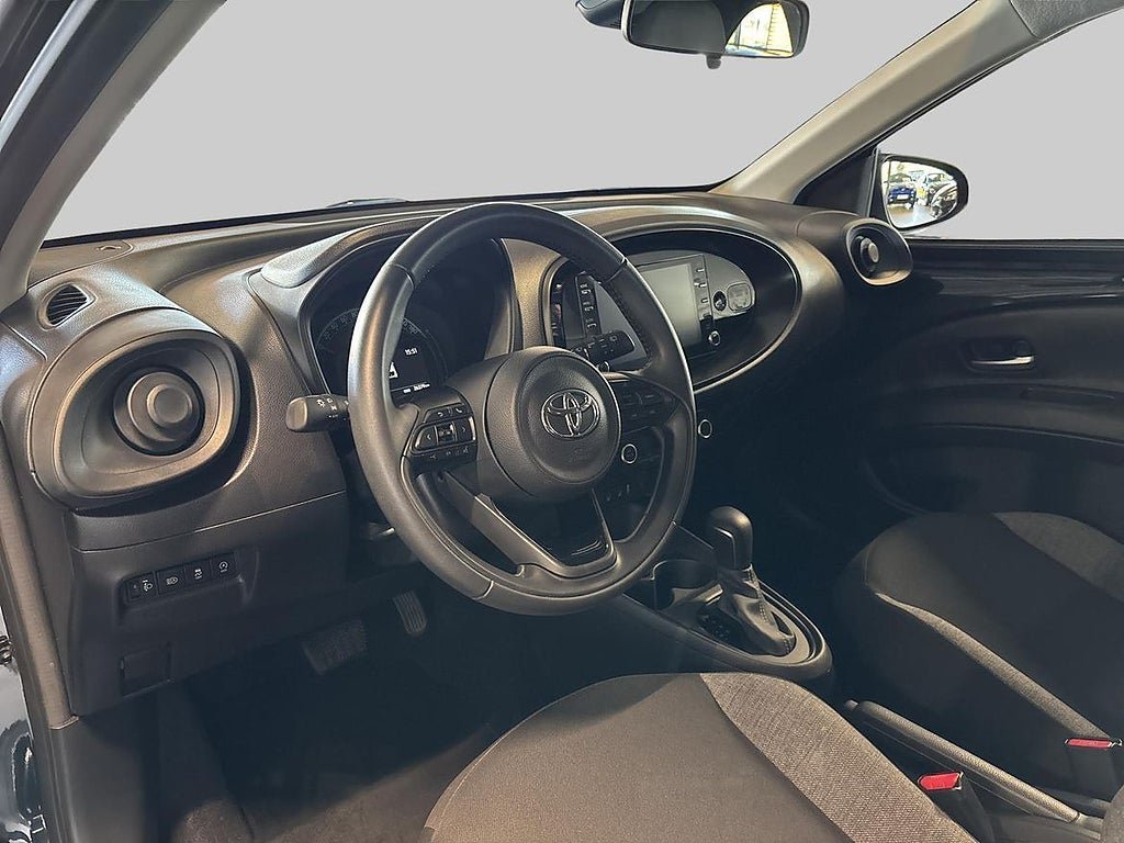 Vehicle Image 14