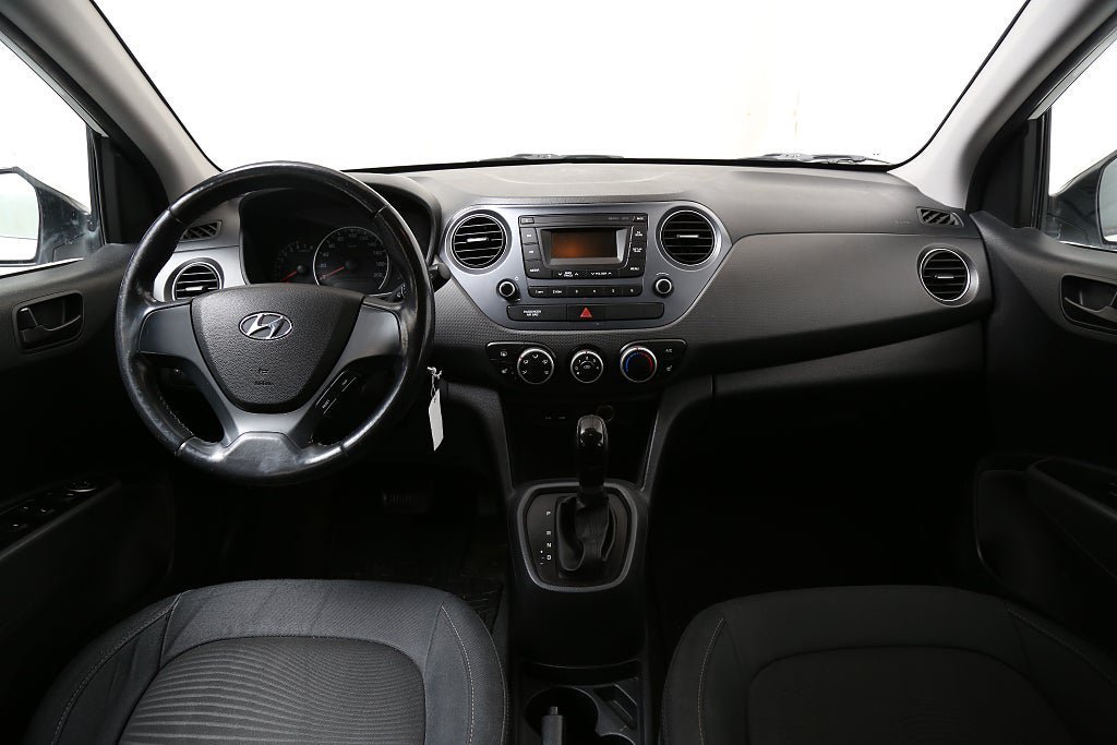 Vehicle Image 12