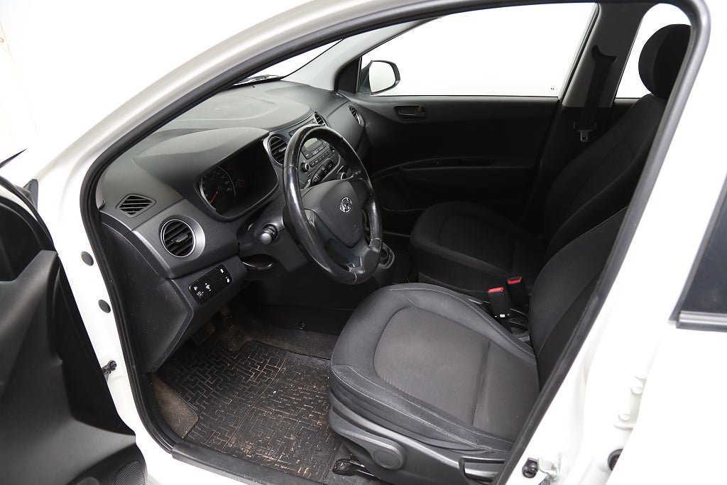Vehicle Image 14