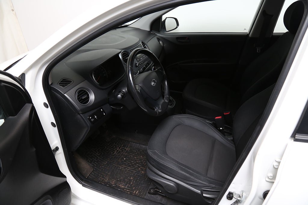 Vehicle Image 15