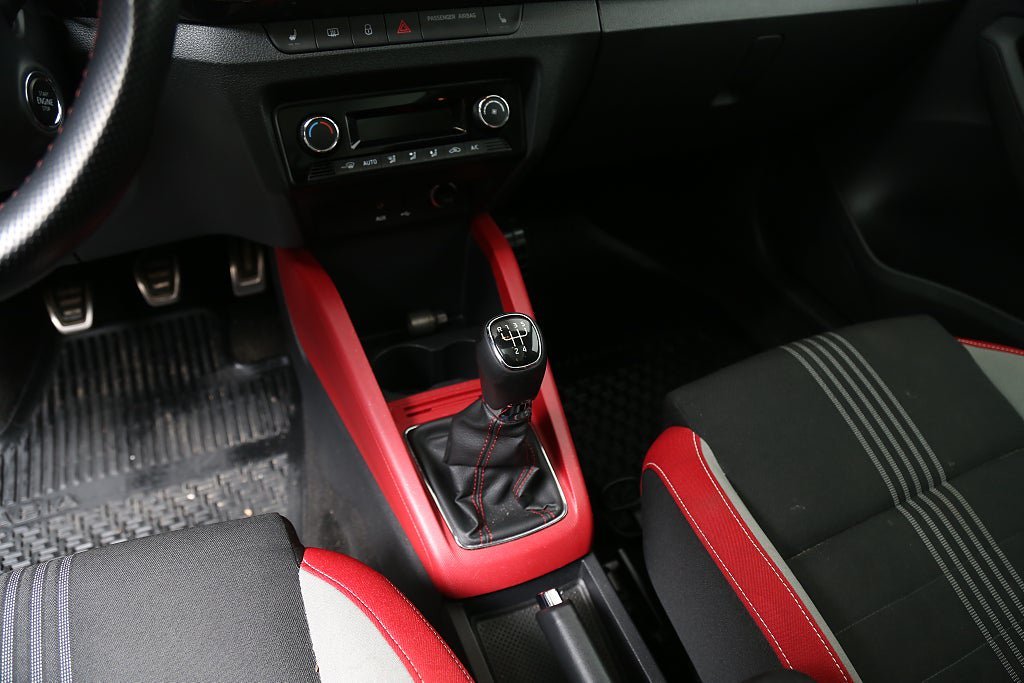Vehicle Image 19