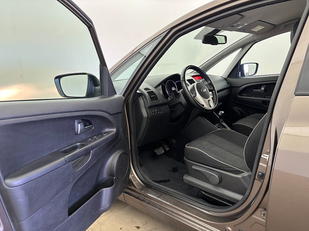 Vehicle Image 14