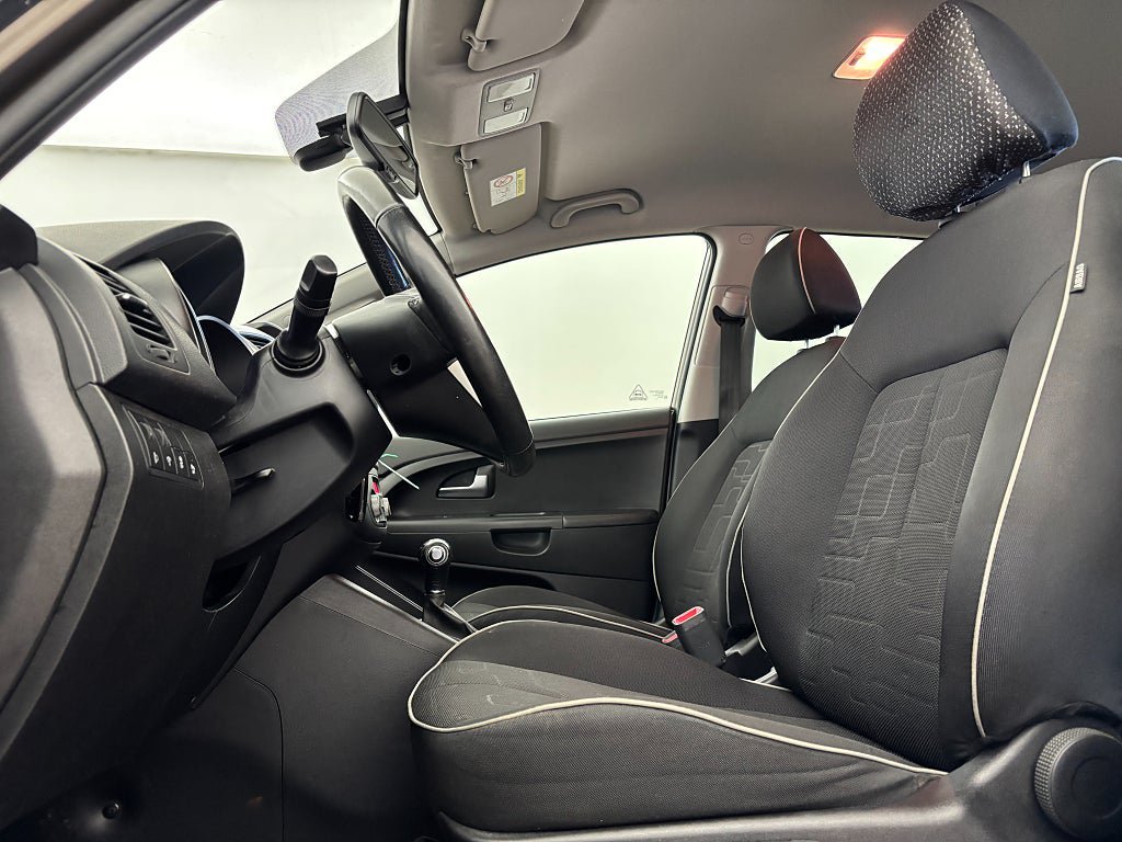 Vehicle Image 15