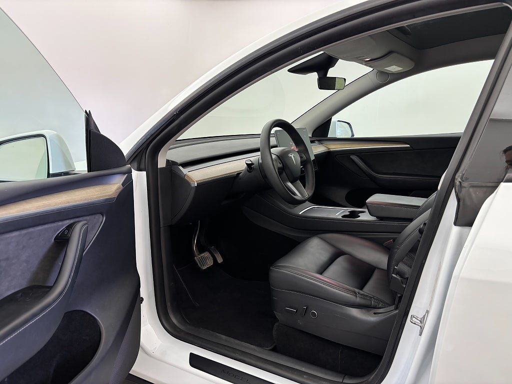Vehicle Image 18