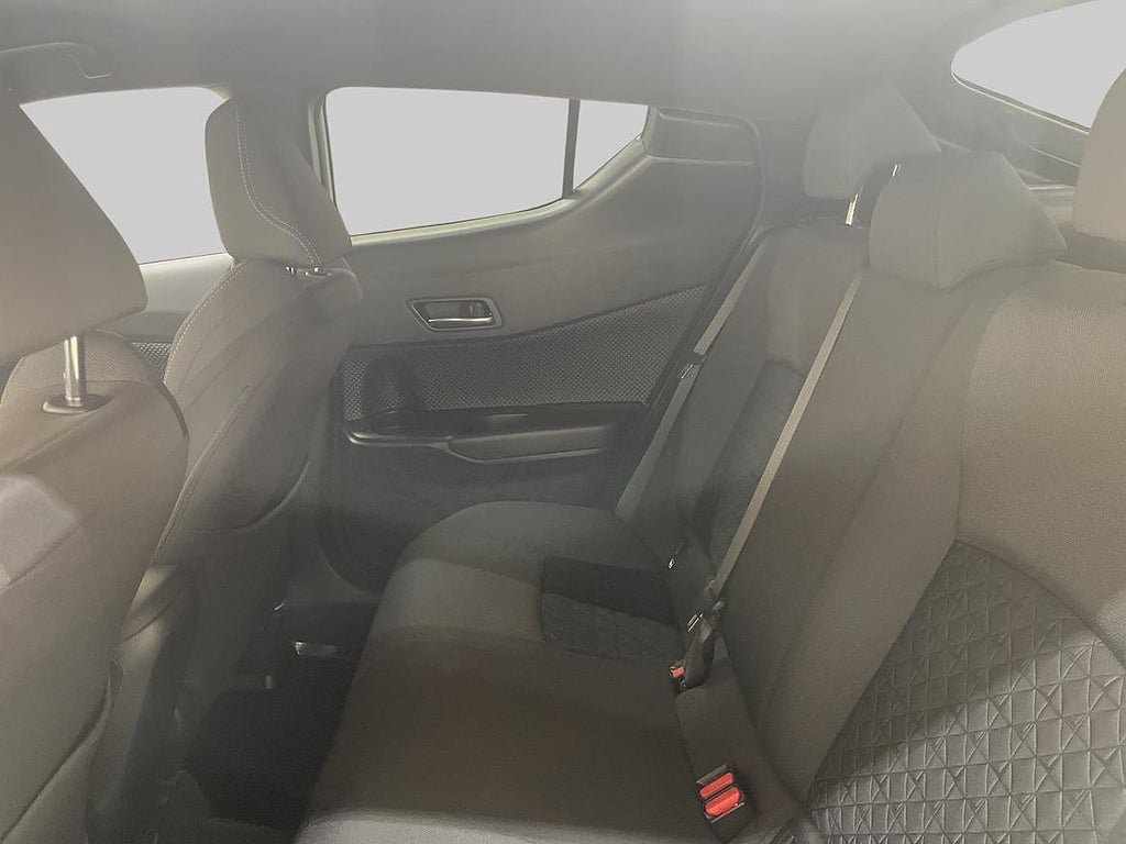 Vehicle Image 11
