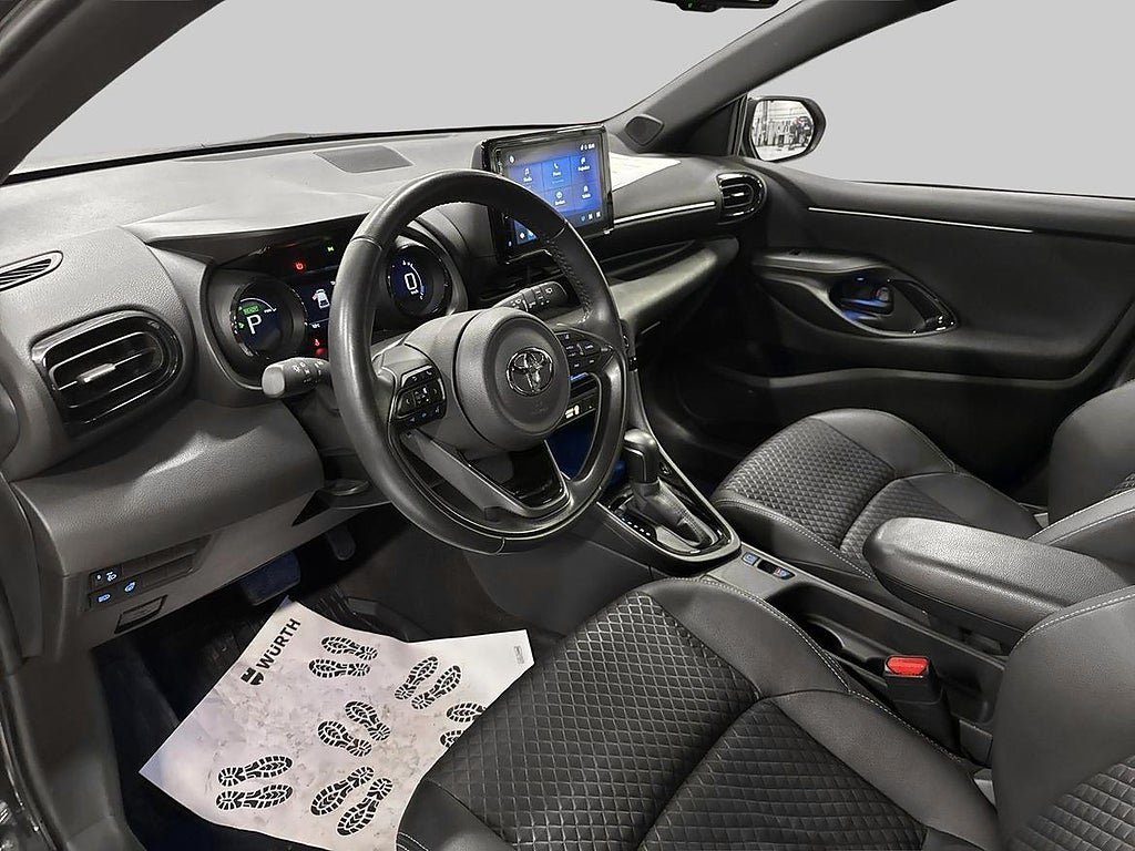 Vehicle Image 14