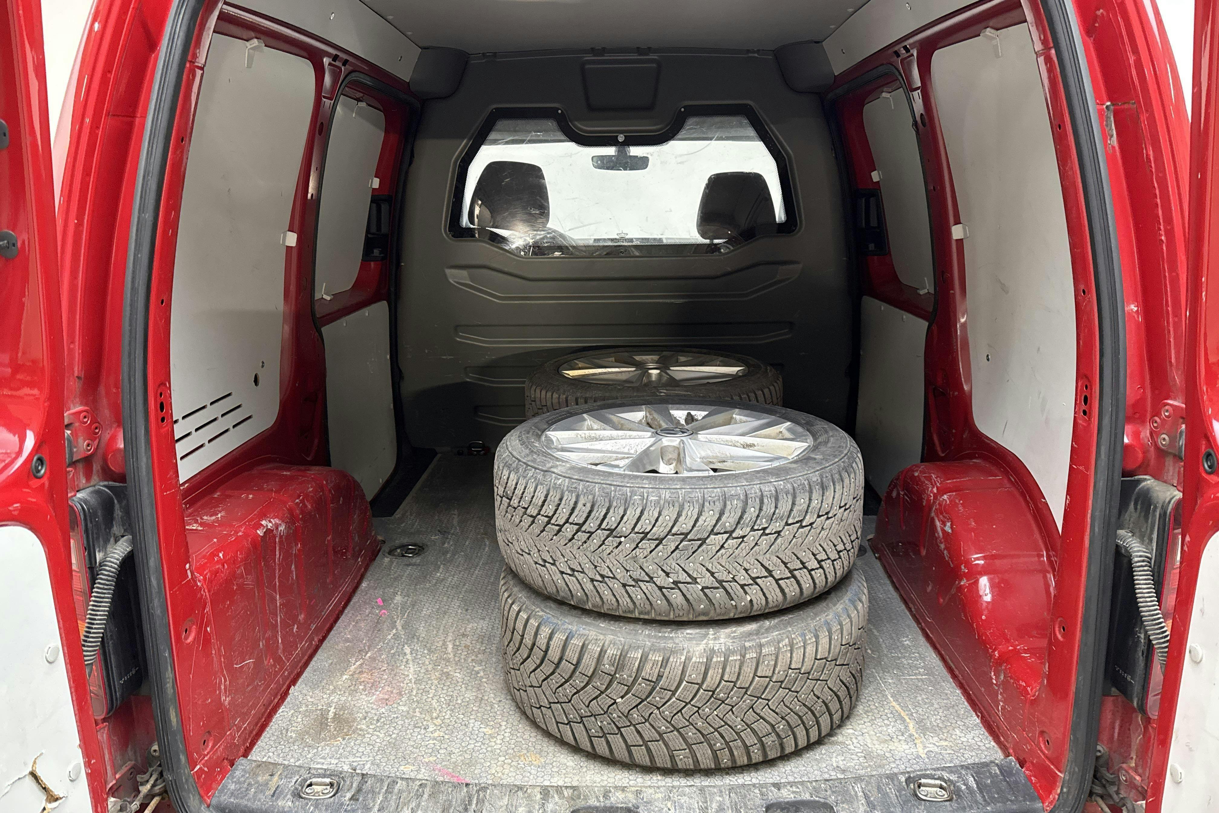 Vehicle Image 8