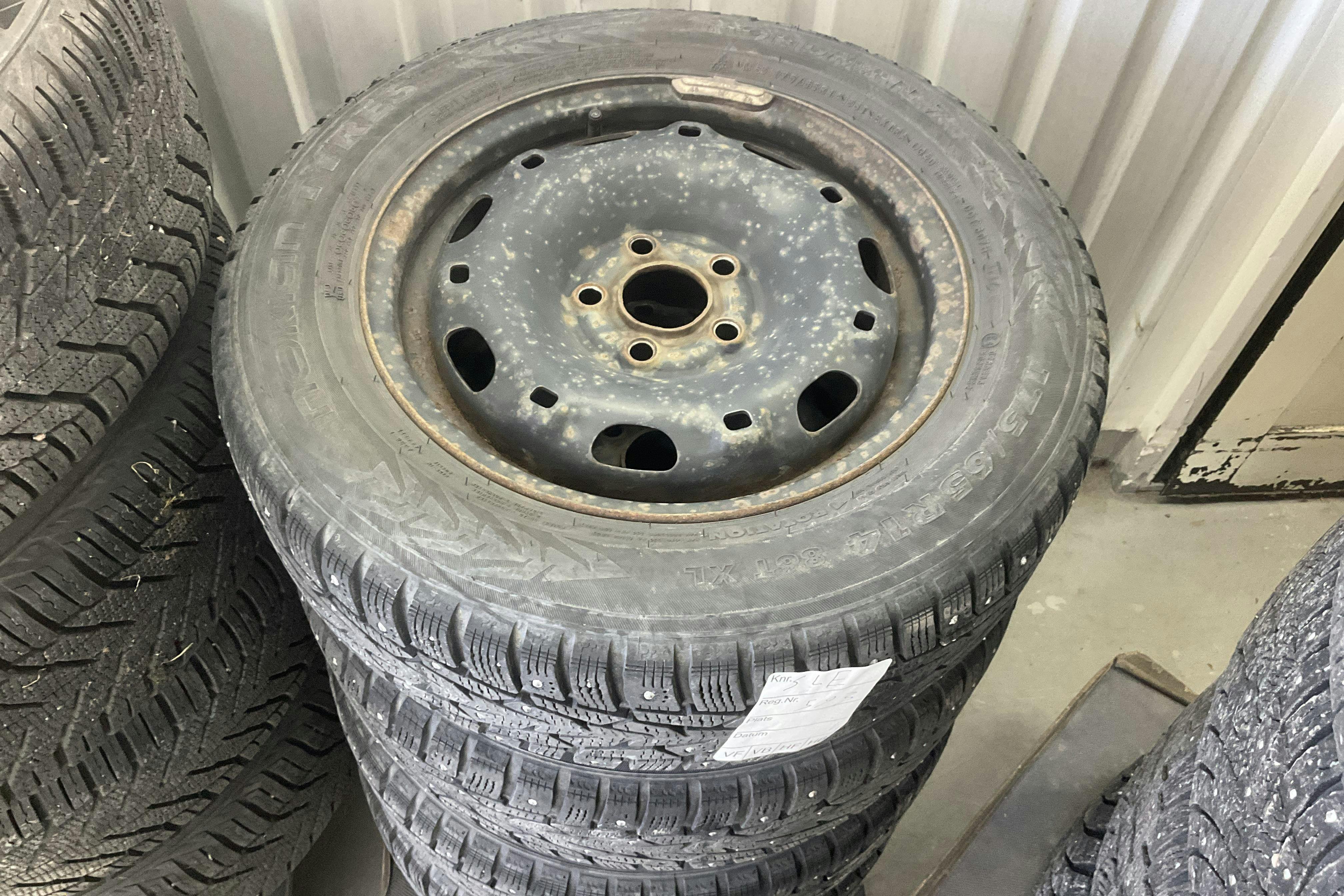 Vehicle Image 11
