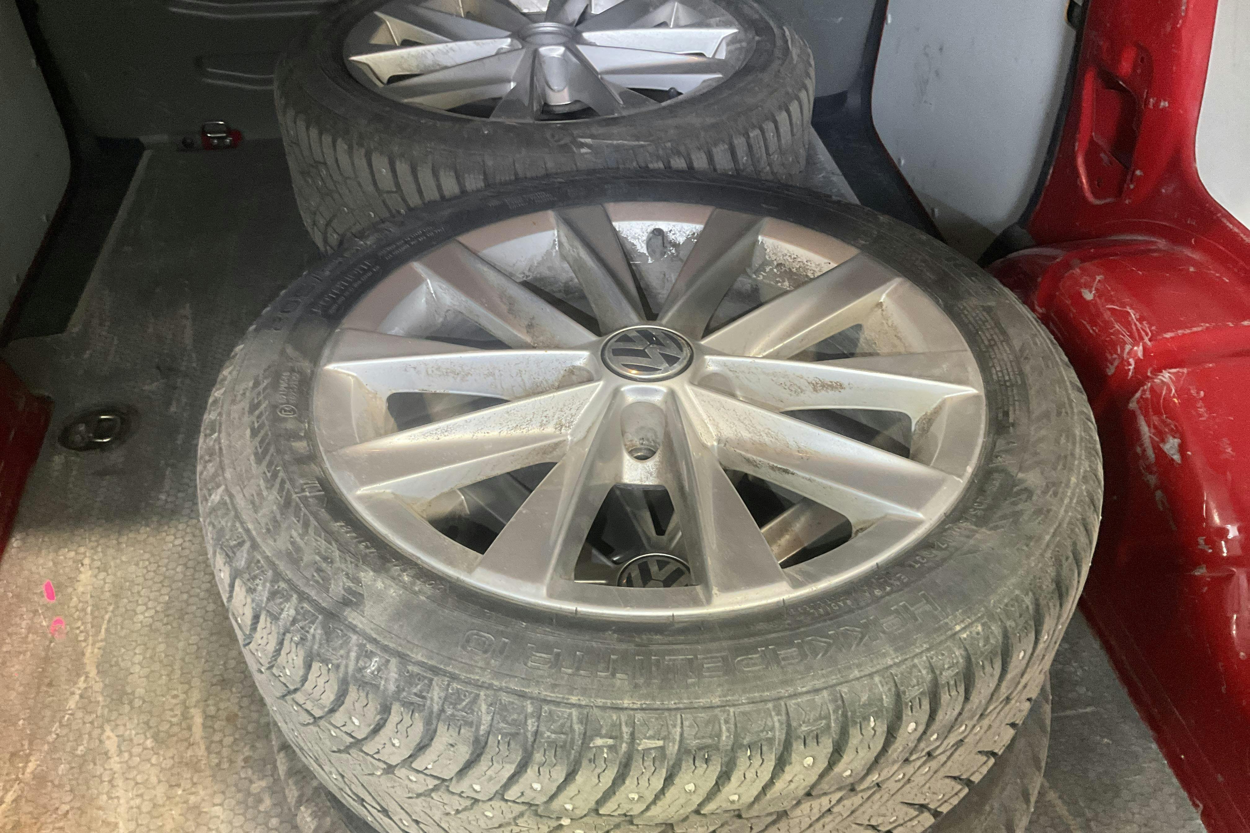 Vehicle Image 12