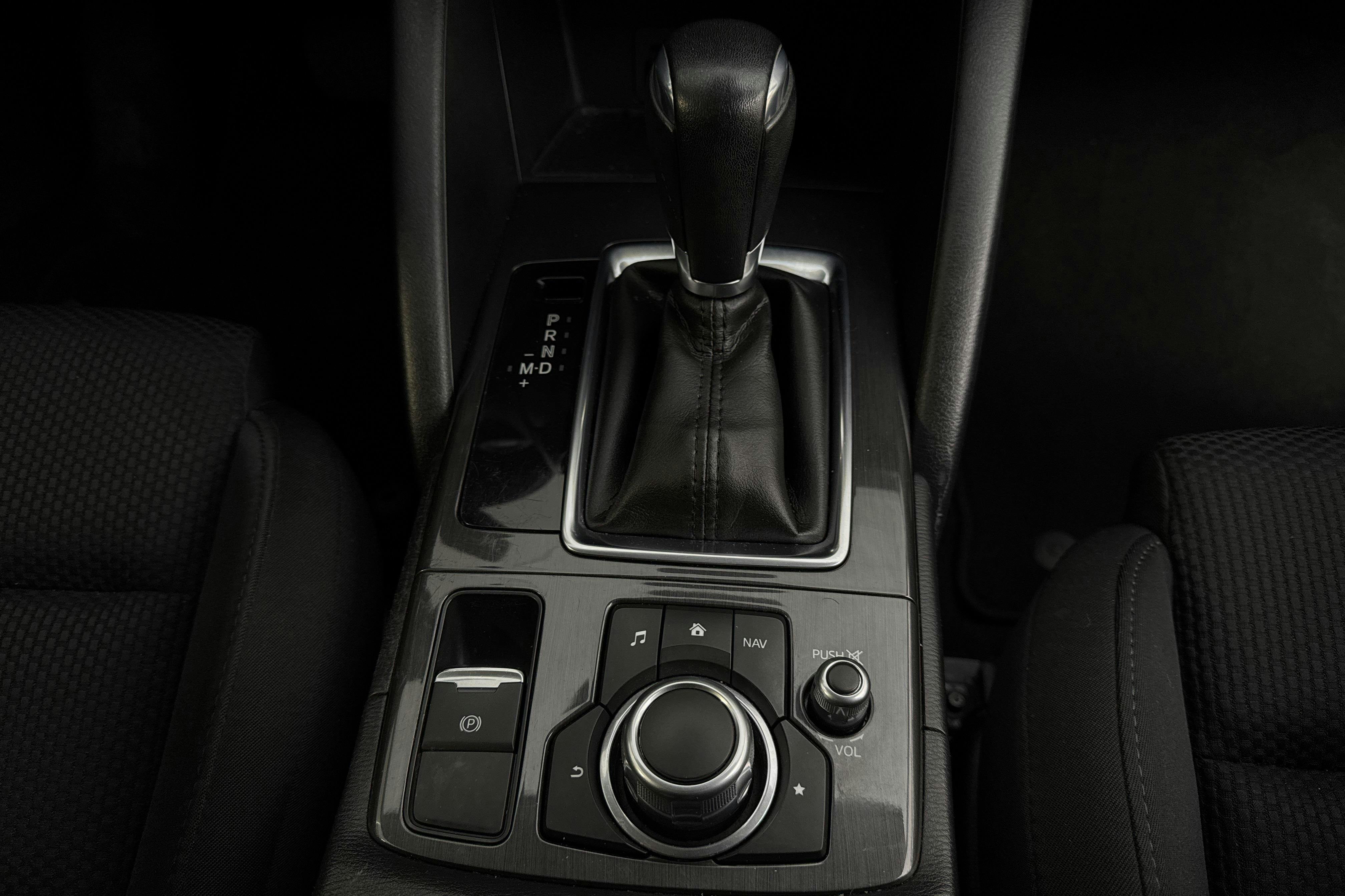 Vehicle Image 13