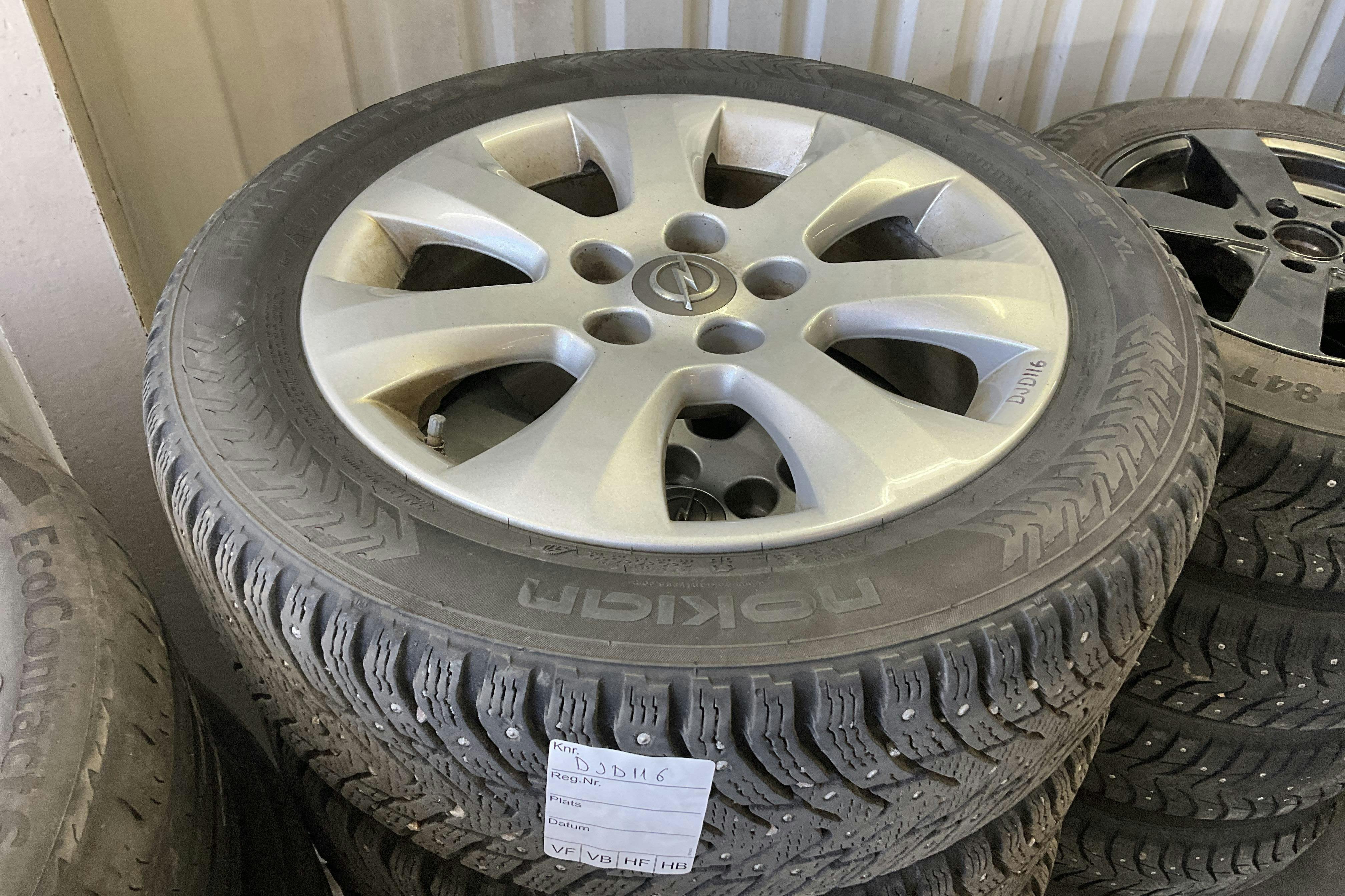 Vehicle Image 13