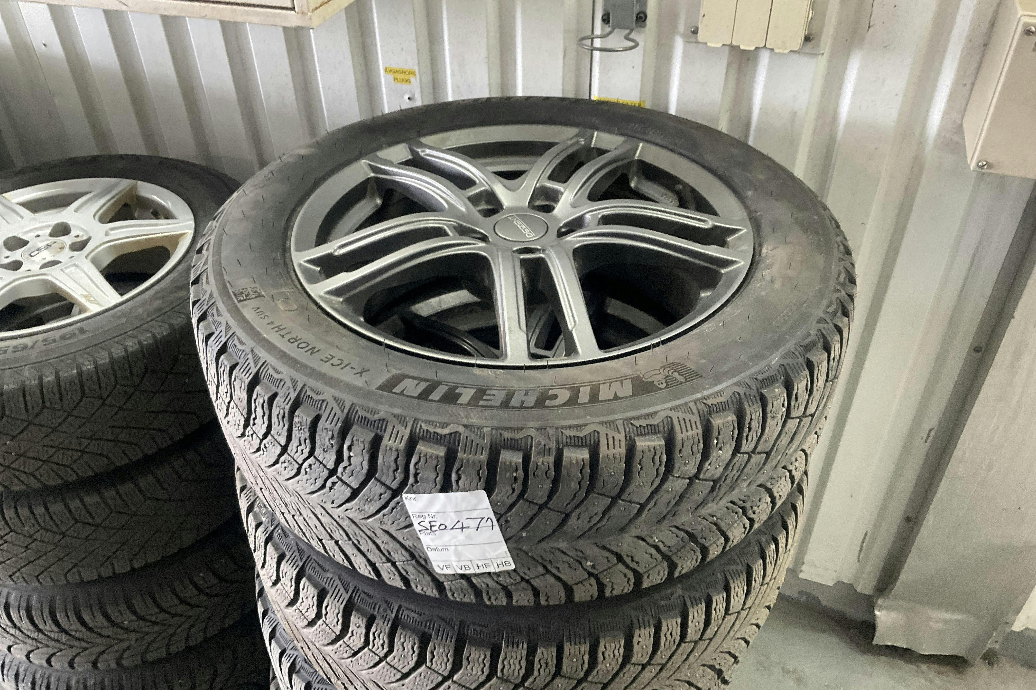 Vehicle Image 13
