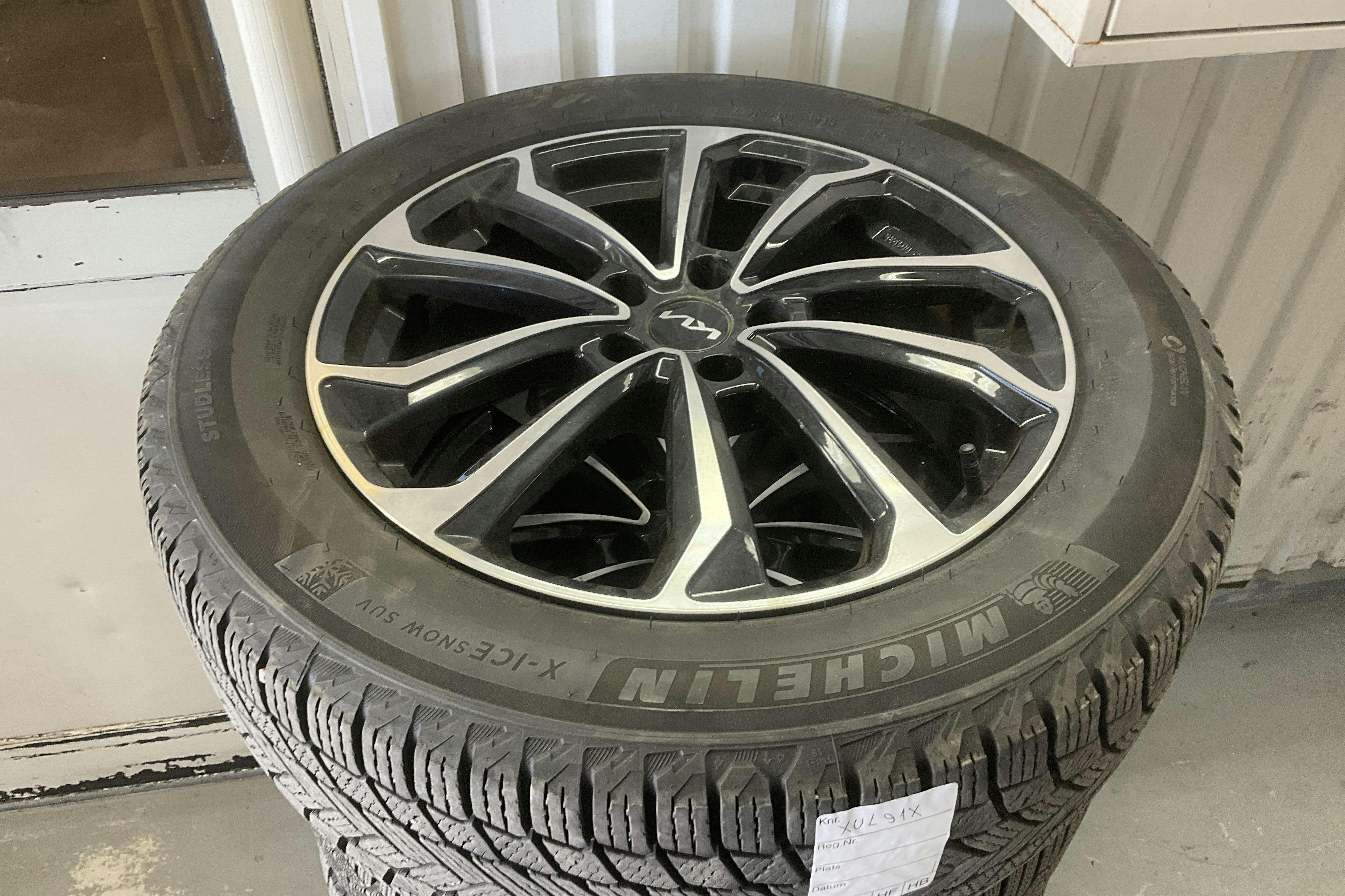 Vehicle Image 13