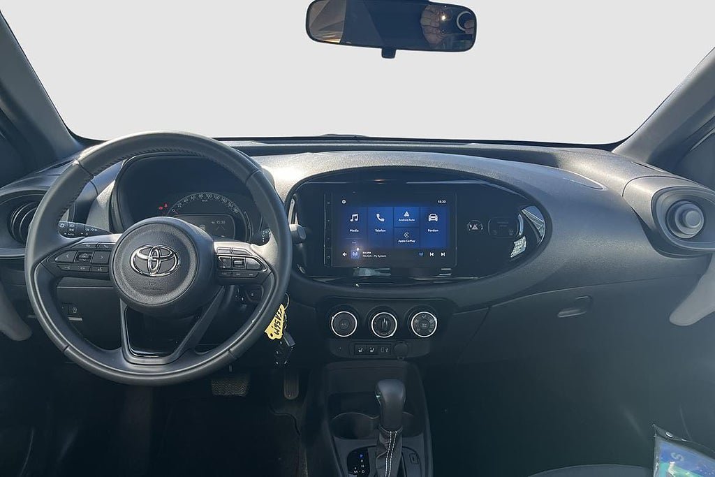 Vehicle Image 10