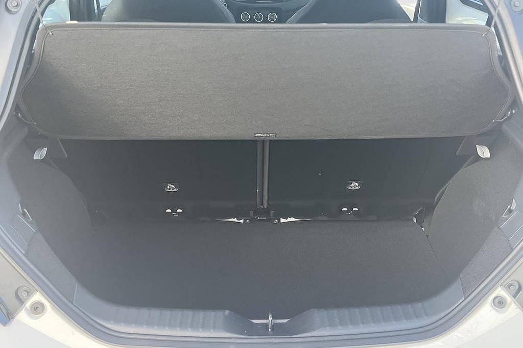 Vehicle Image 12