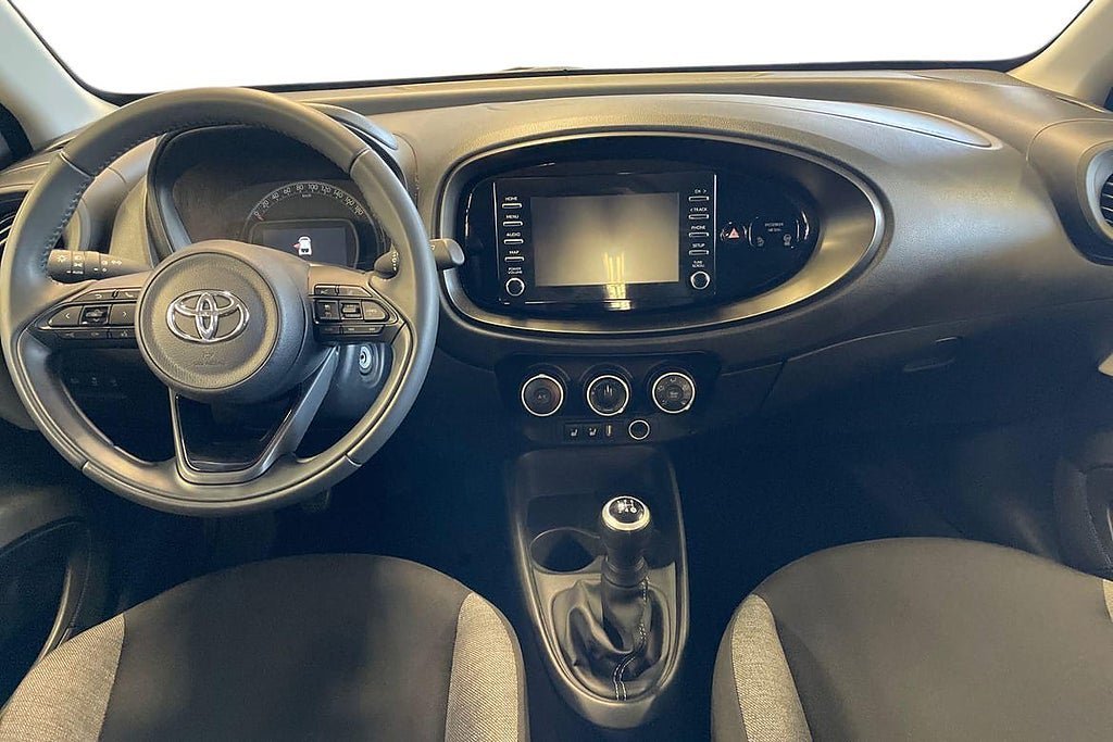 Vehicle Image 10