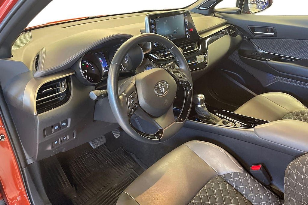 Vehicle Image 14