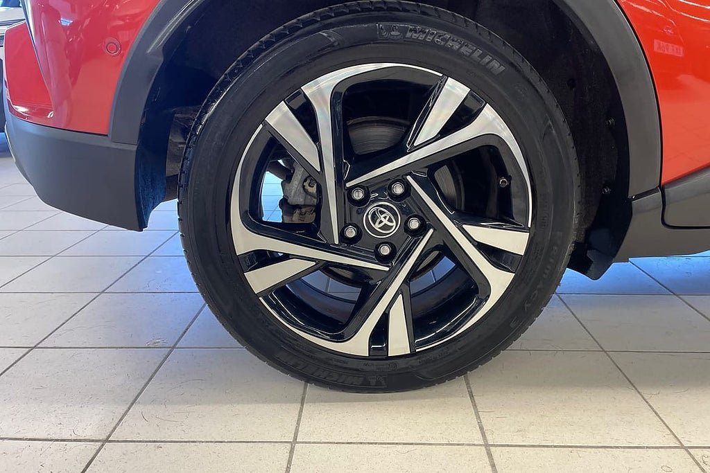 Vehicle Image 17