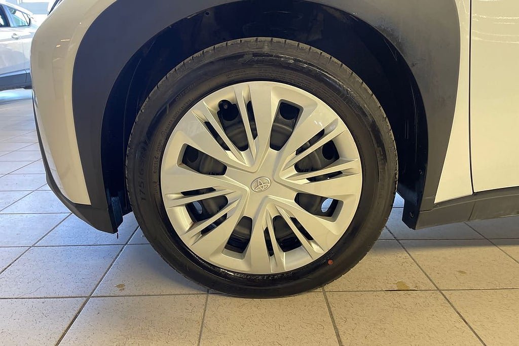 Vehicle Image 17