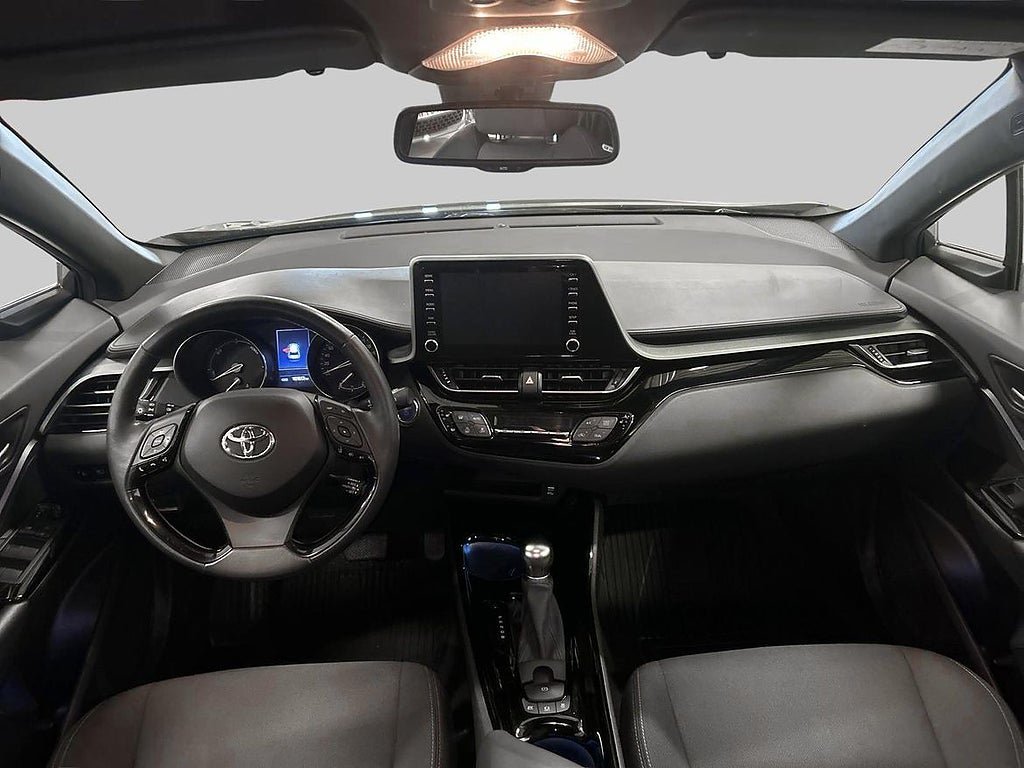 Vehicle Image 12