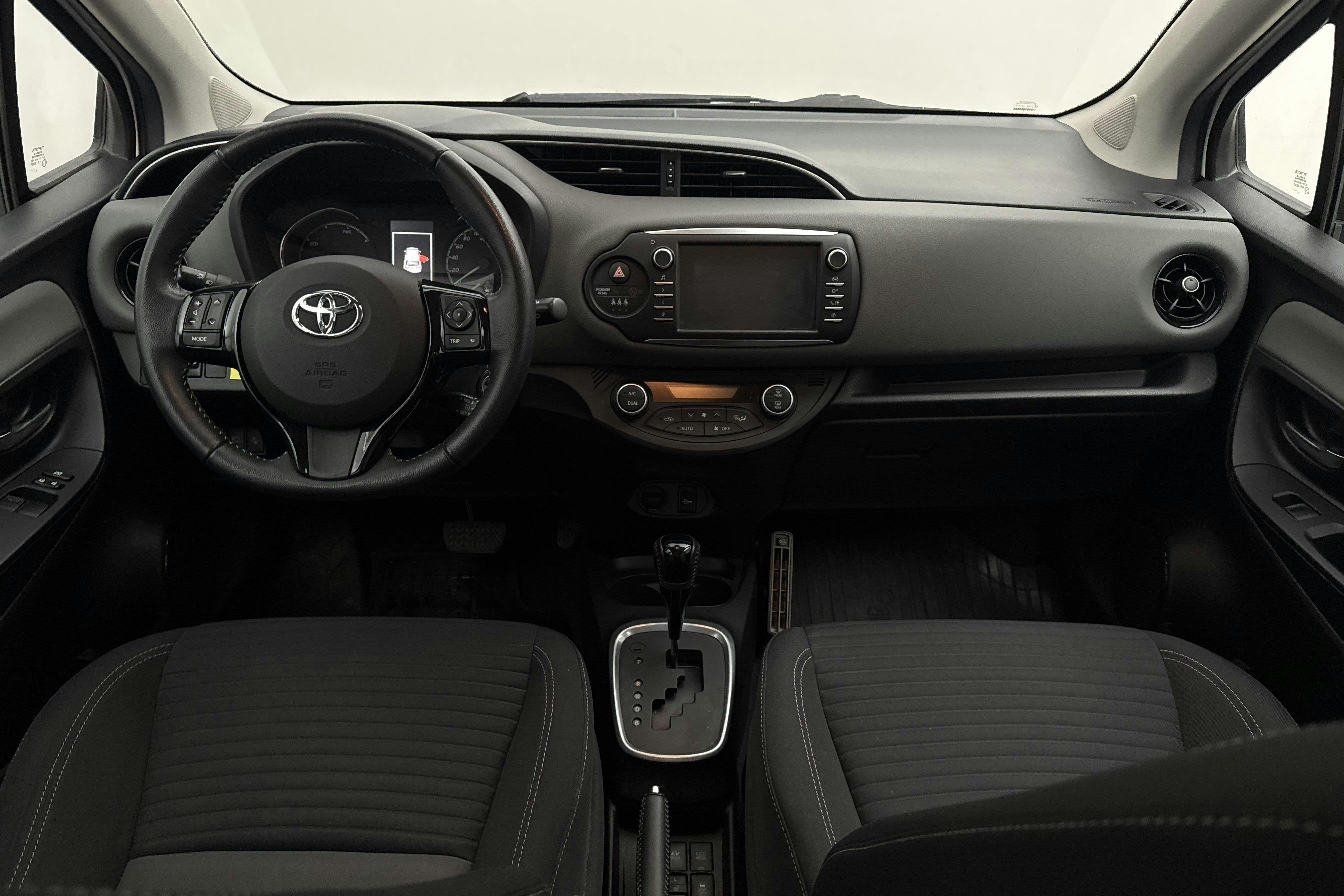 Vehicle Image 6