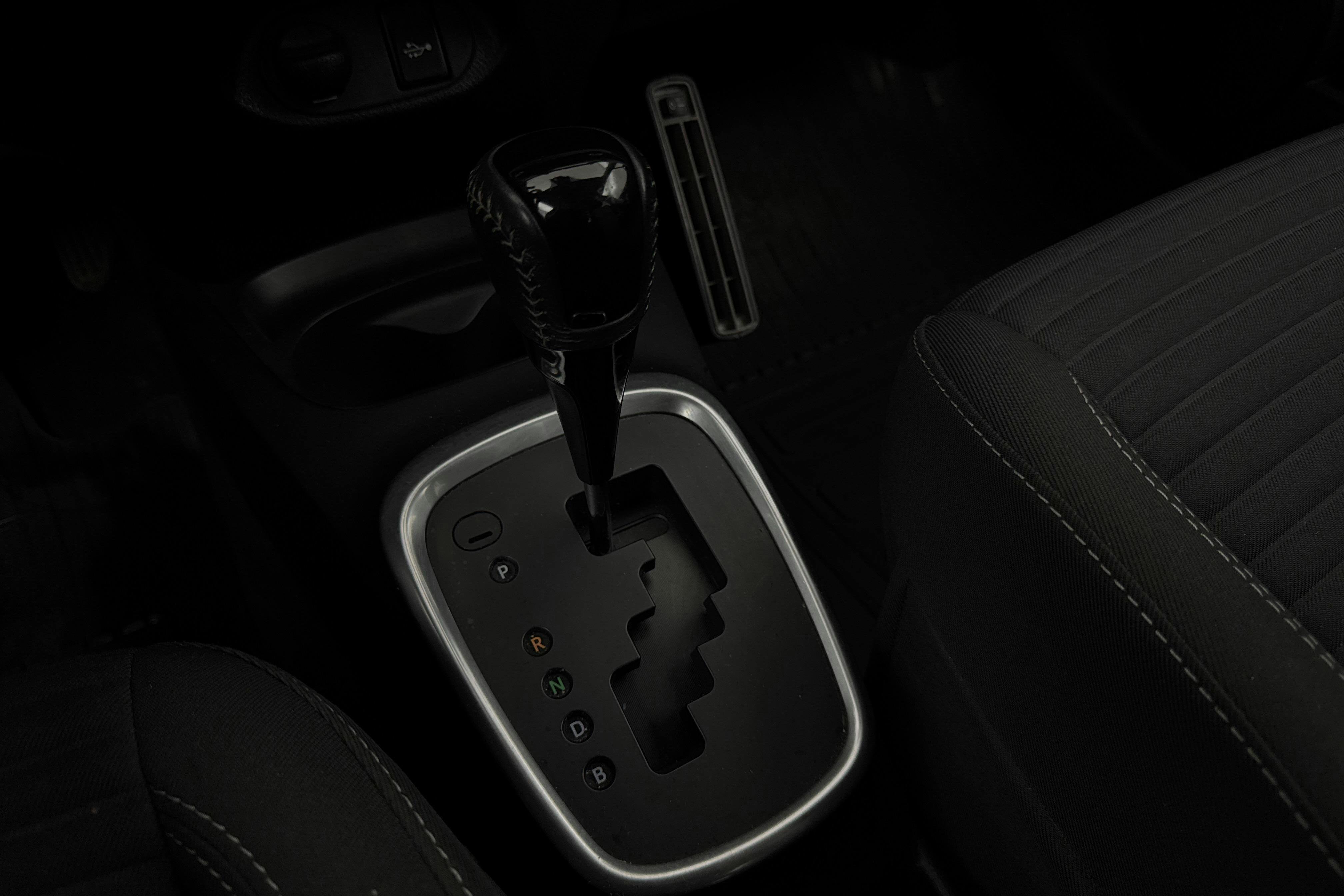 Vehicle Image 13