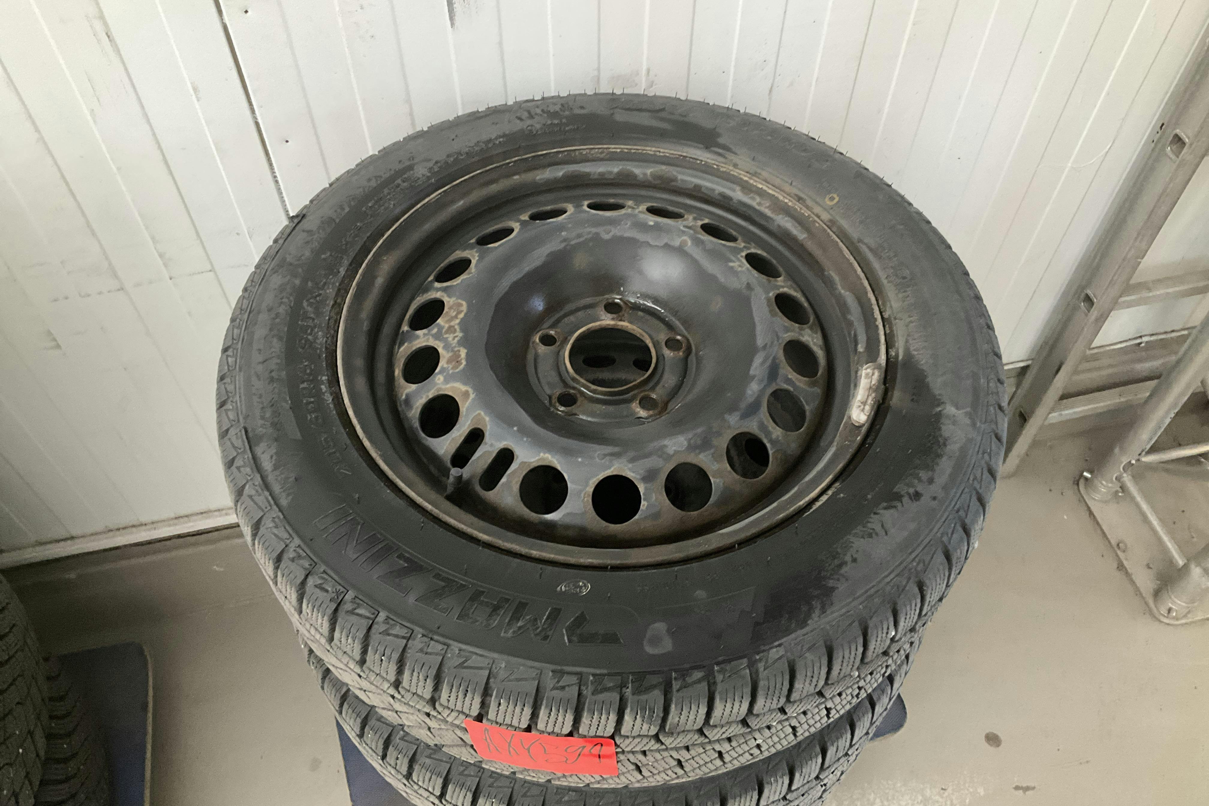 Vehicle Image 12