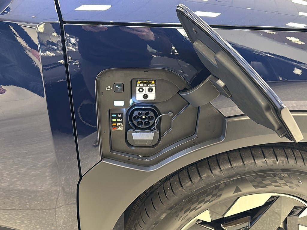 Vehicle Image 24