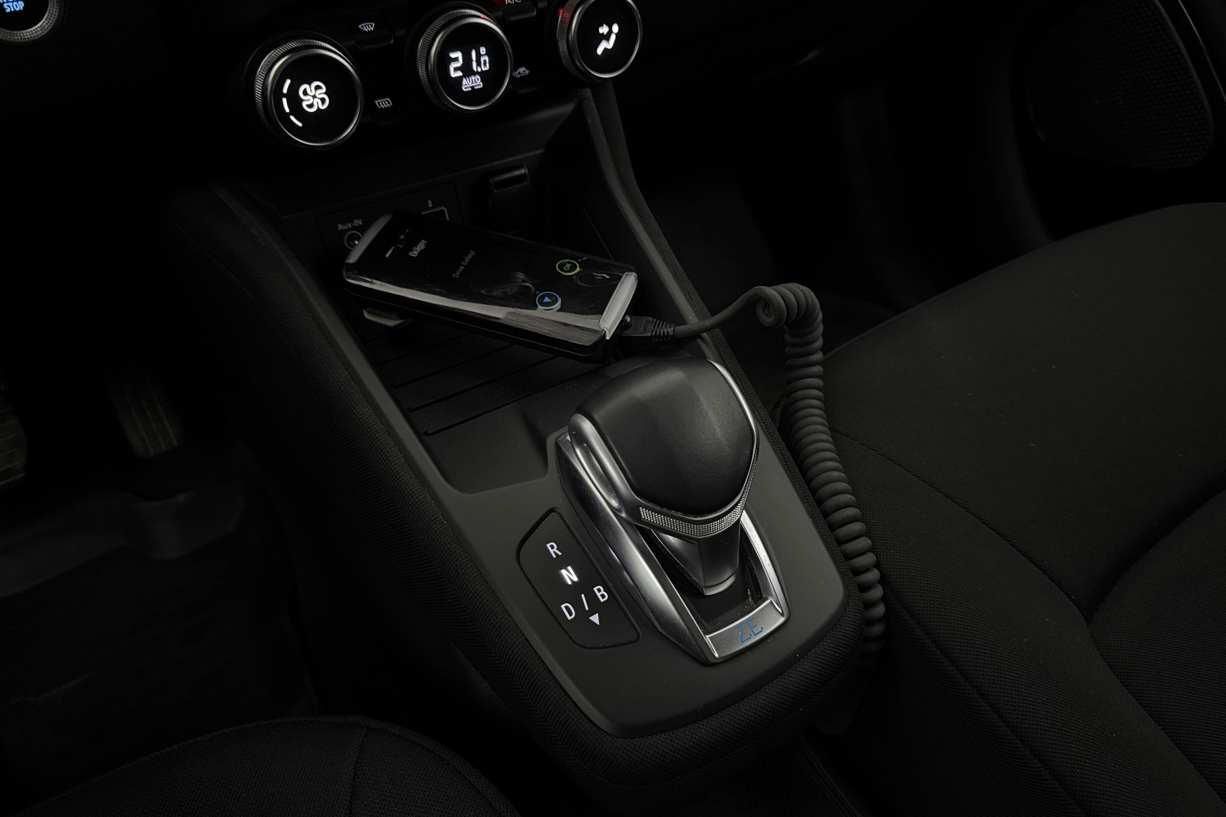 Vehicle Image 12