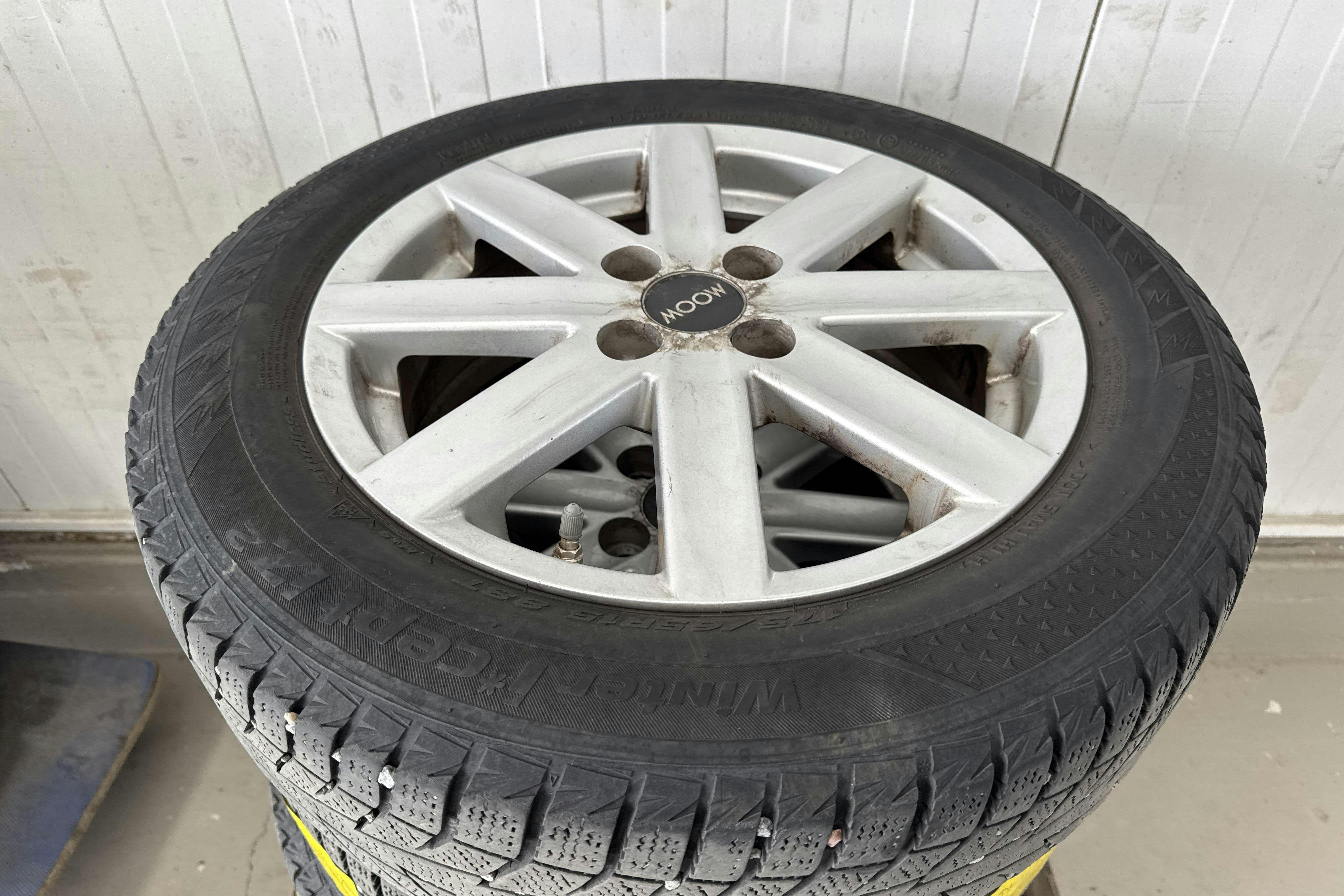 Vehicle Image 15