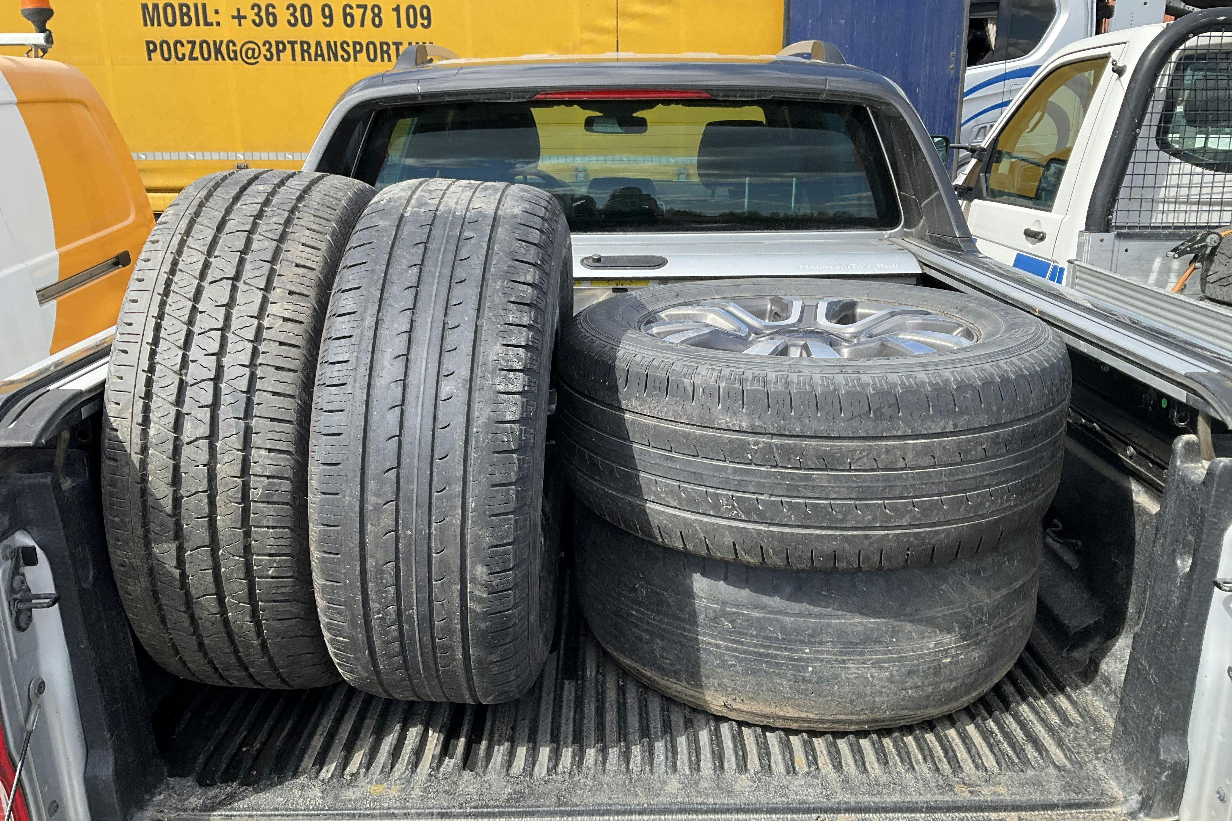 Vehicle Image 12