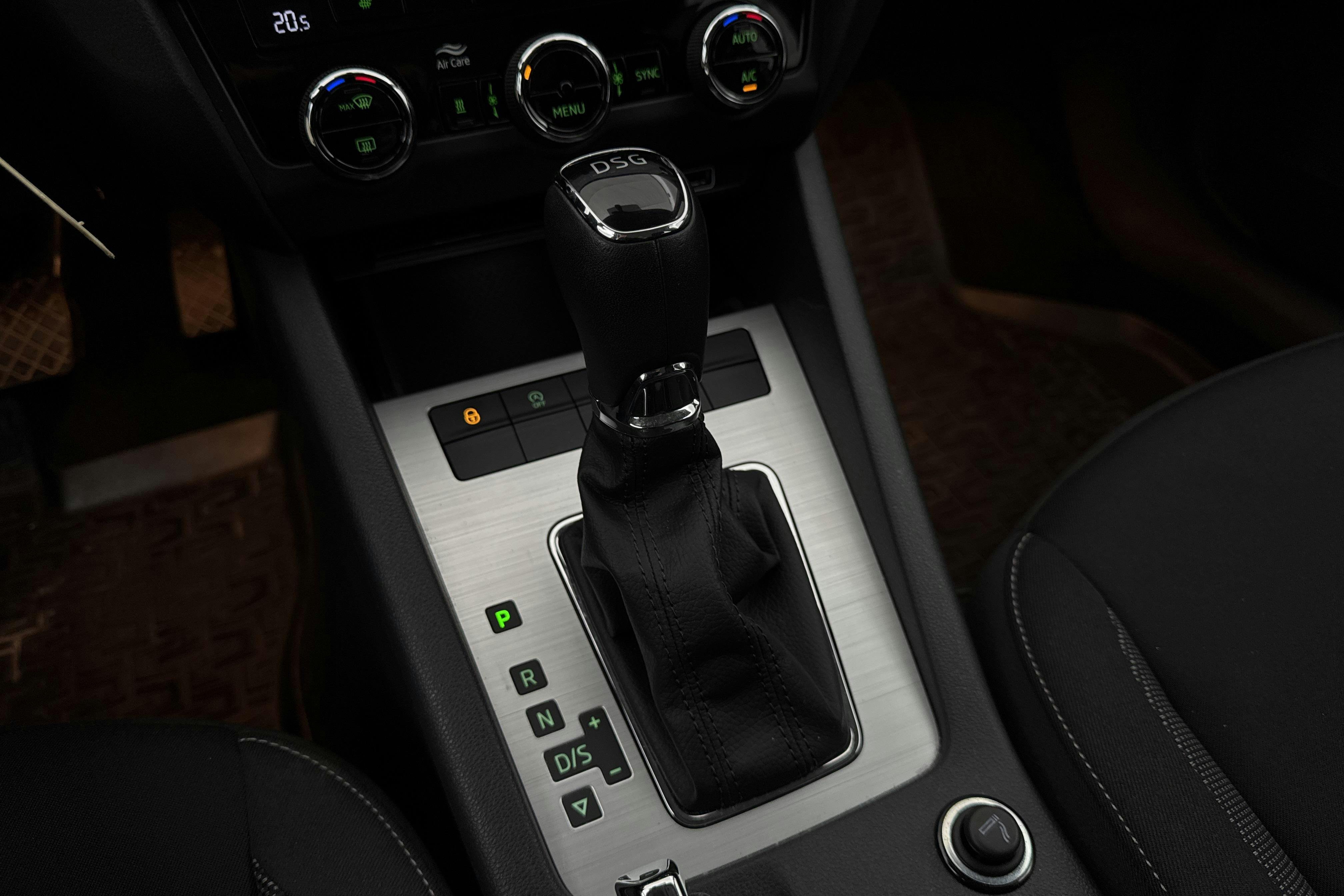 Vehicle Image 14