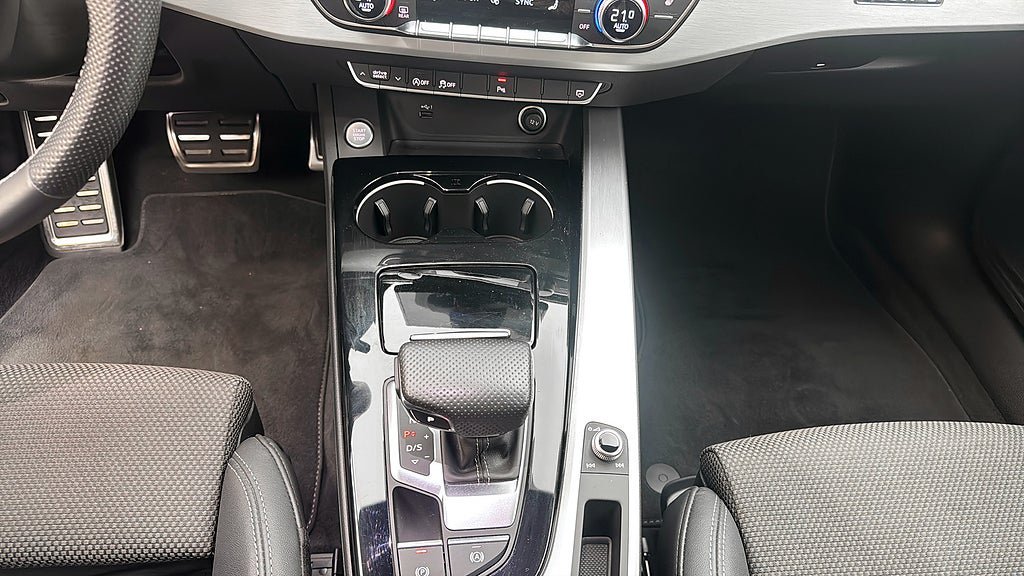 Vehicle Image 18
