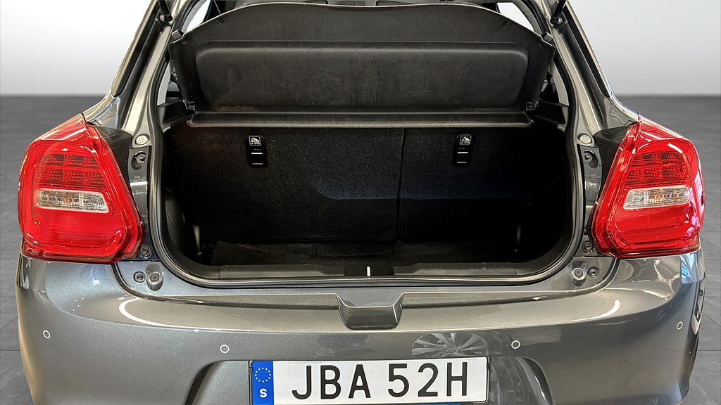Vehicle Image 12