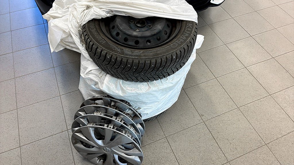 Vehicle Image 13